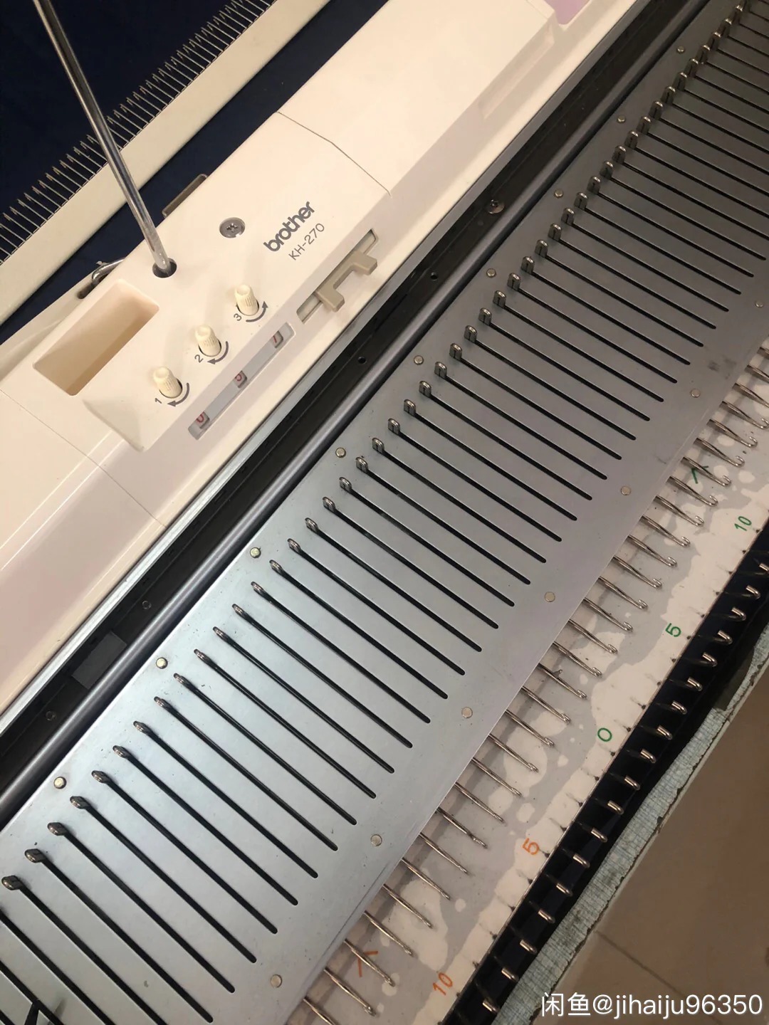 Brother KH270 Chunky Electronic Knitting Machine - Image 3