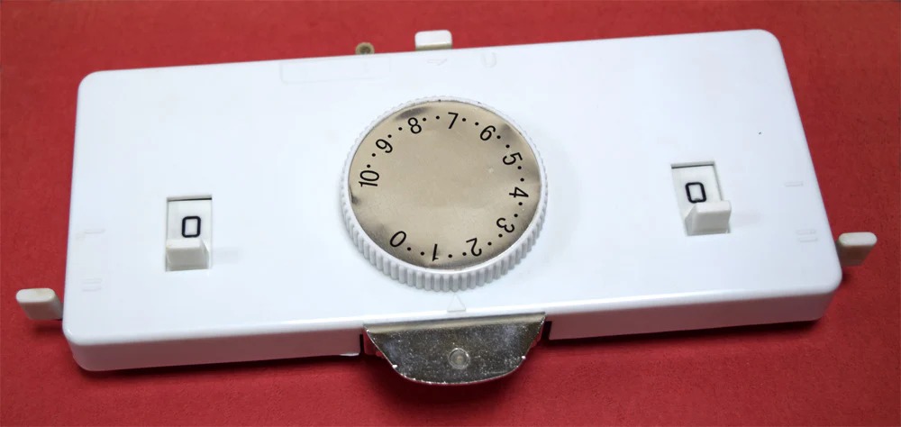 SRP60N CARRIAGE Ribbing Knitting Machine Singer/Silver 05015342 - Image 2